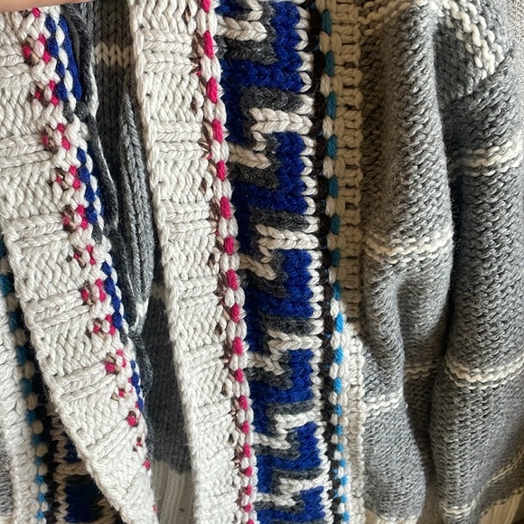 American eagle sweater - Picture 2 of 3